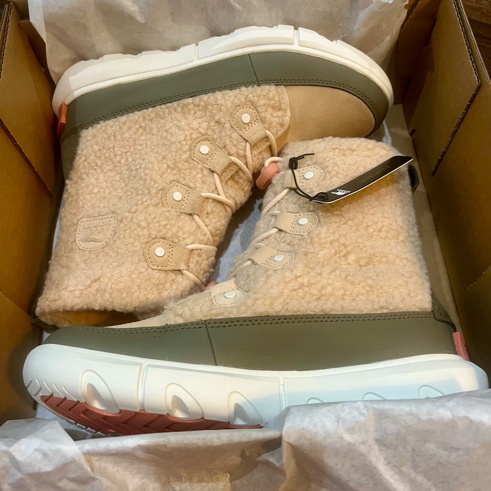 Youth Sorel Explorer Insulated Cozy Boot